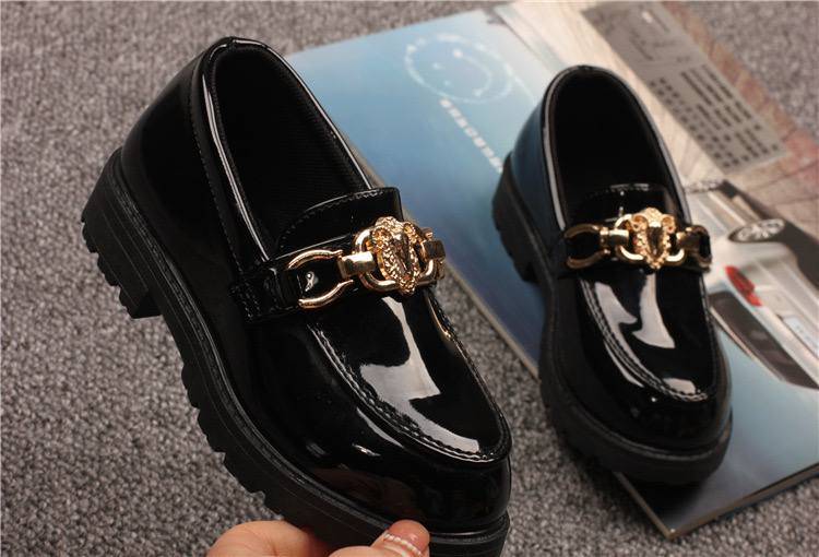 Black cooperate shoe